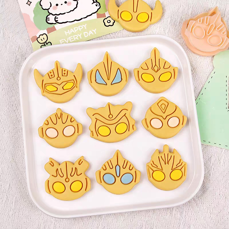Kitchen Baking Molds - Hot Anime Ultramans Series Cookie Mold